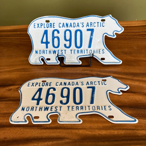 Vintage NWT License Plates Set - Picture 1 of 8